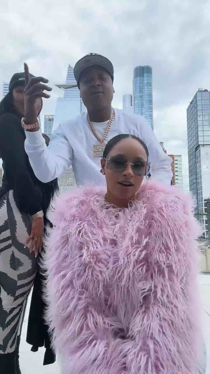 JadaKiss - Knock Yourself Out video with @iamqueen_v_ and @therealtahiry